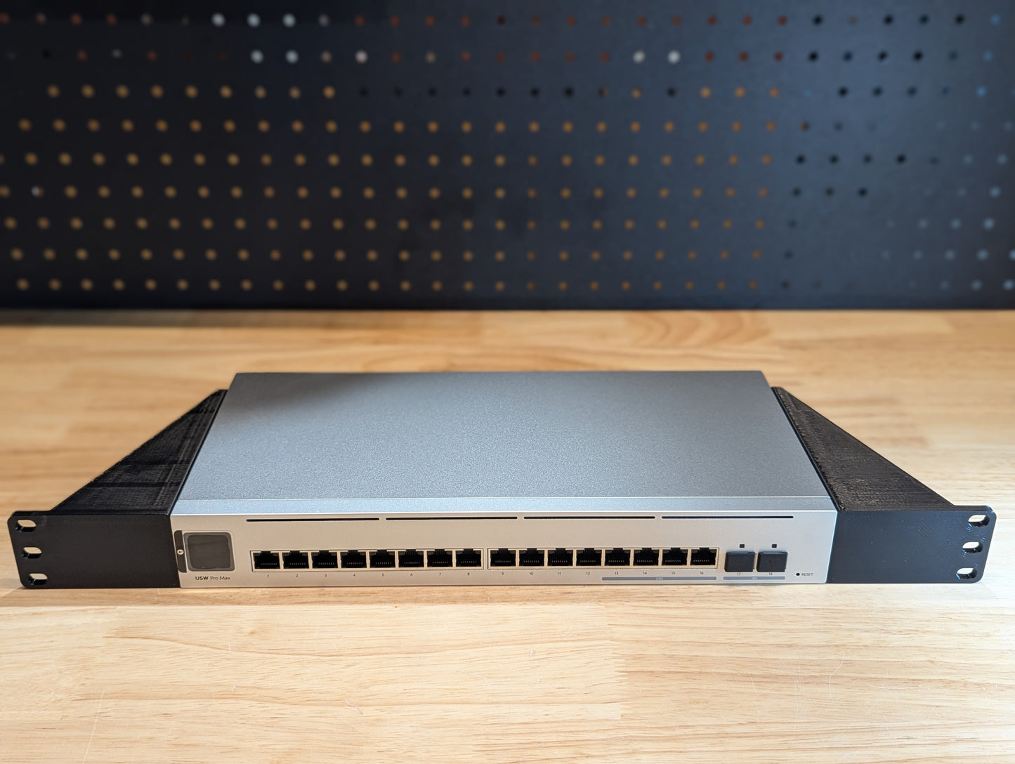Ubiquiti Unifi Pro Max 16 Rack Mount