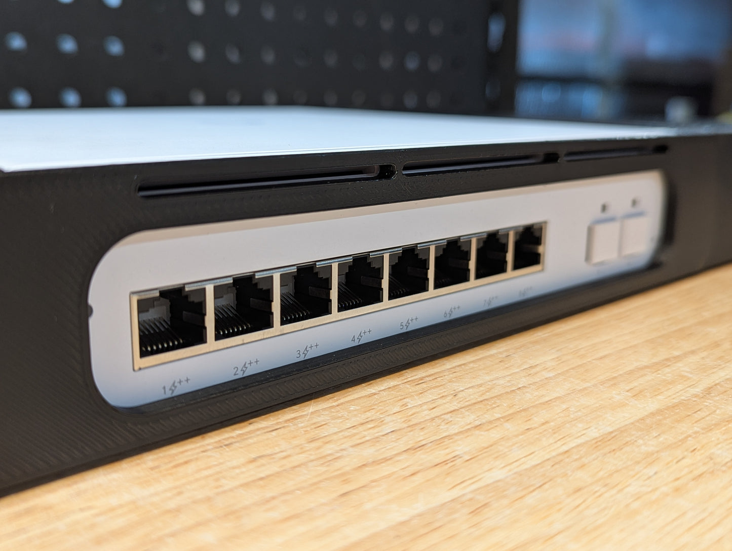 Rack mount for Ubiquiti Unifi Pro XG 8 PoE 10Gbps Switch