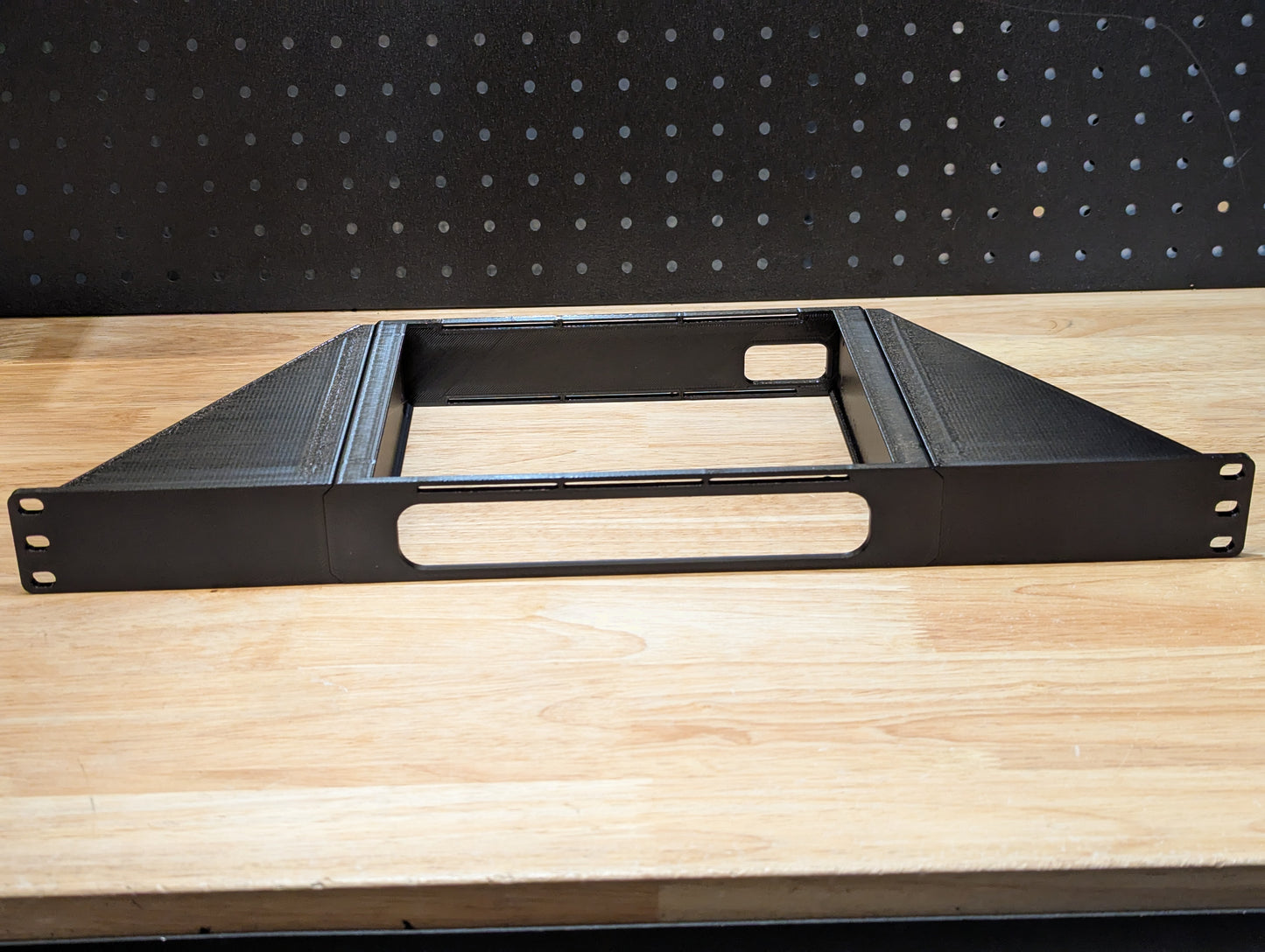 Rack mount for Ubiquiti Unifi Pro XG 8 PoE 10Gbps Switch