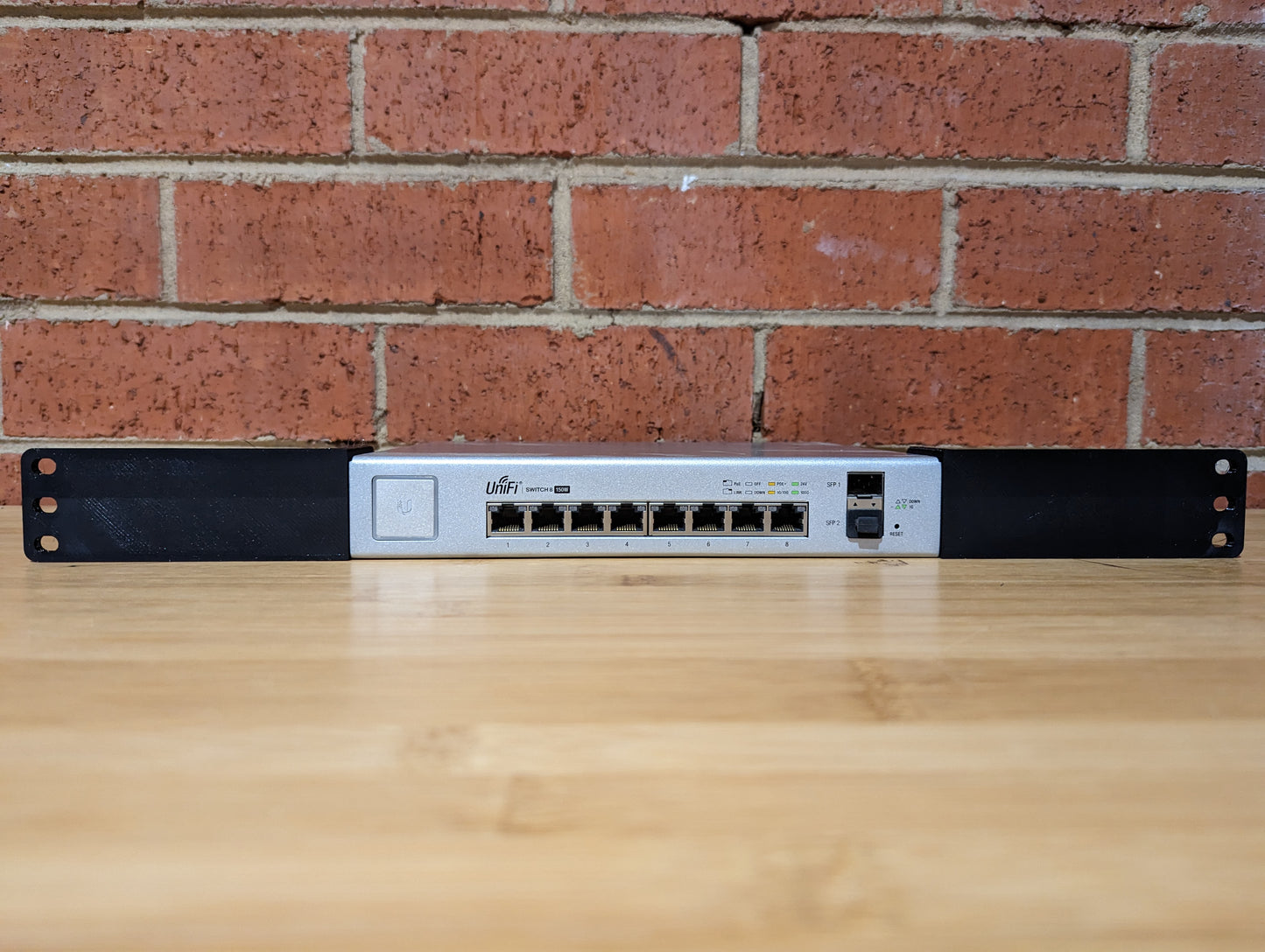 Ubiquiti Unifi Switch 8 150W Center Rack Mount