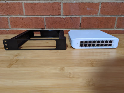 Ubiquiti Unifi Switch Lite 16 PoE (USW-LITE-16-POE) Rack Mount (Modular)