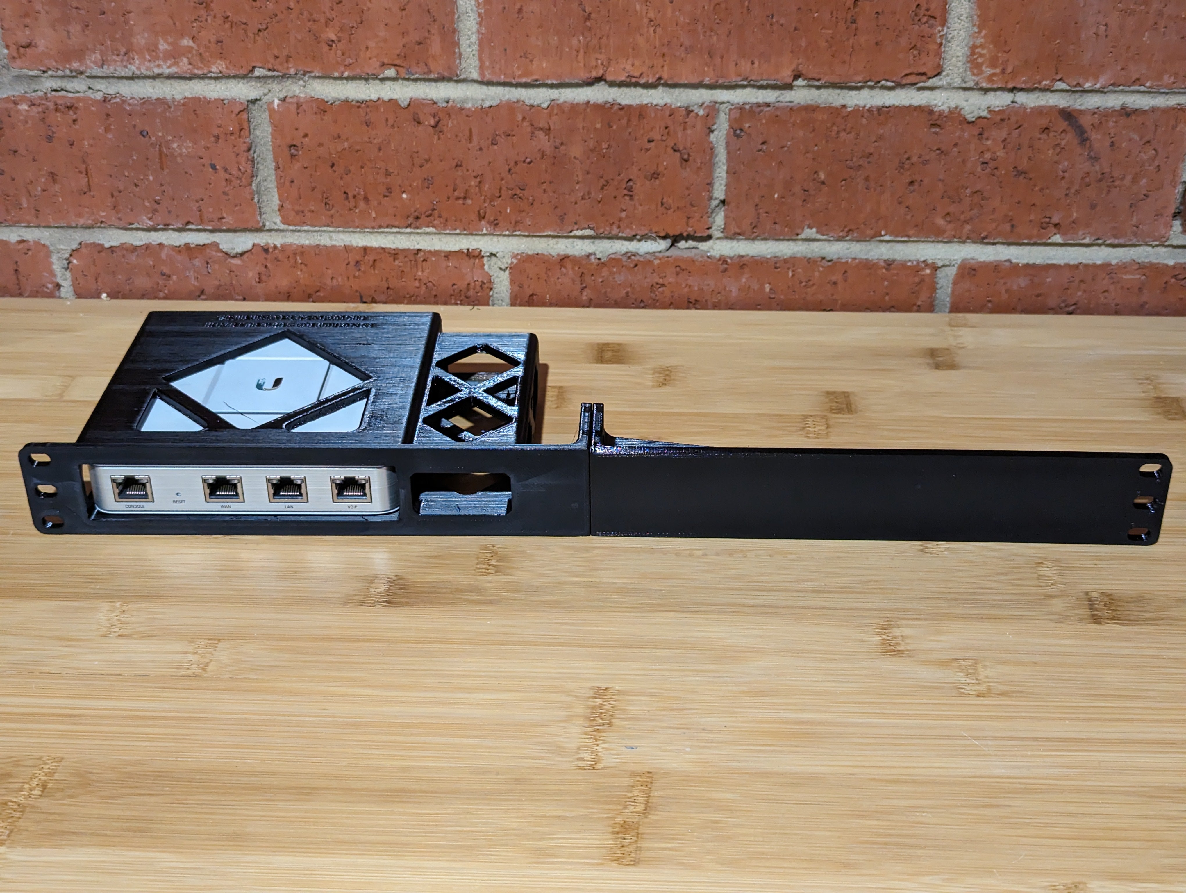 Ubiquiti Unifi Security Gateway & Cloud Key Gen1 Rack Mount (Modular ...