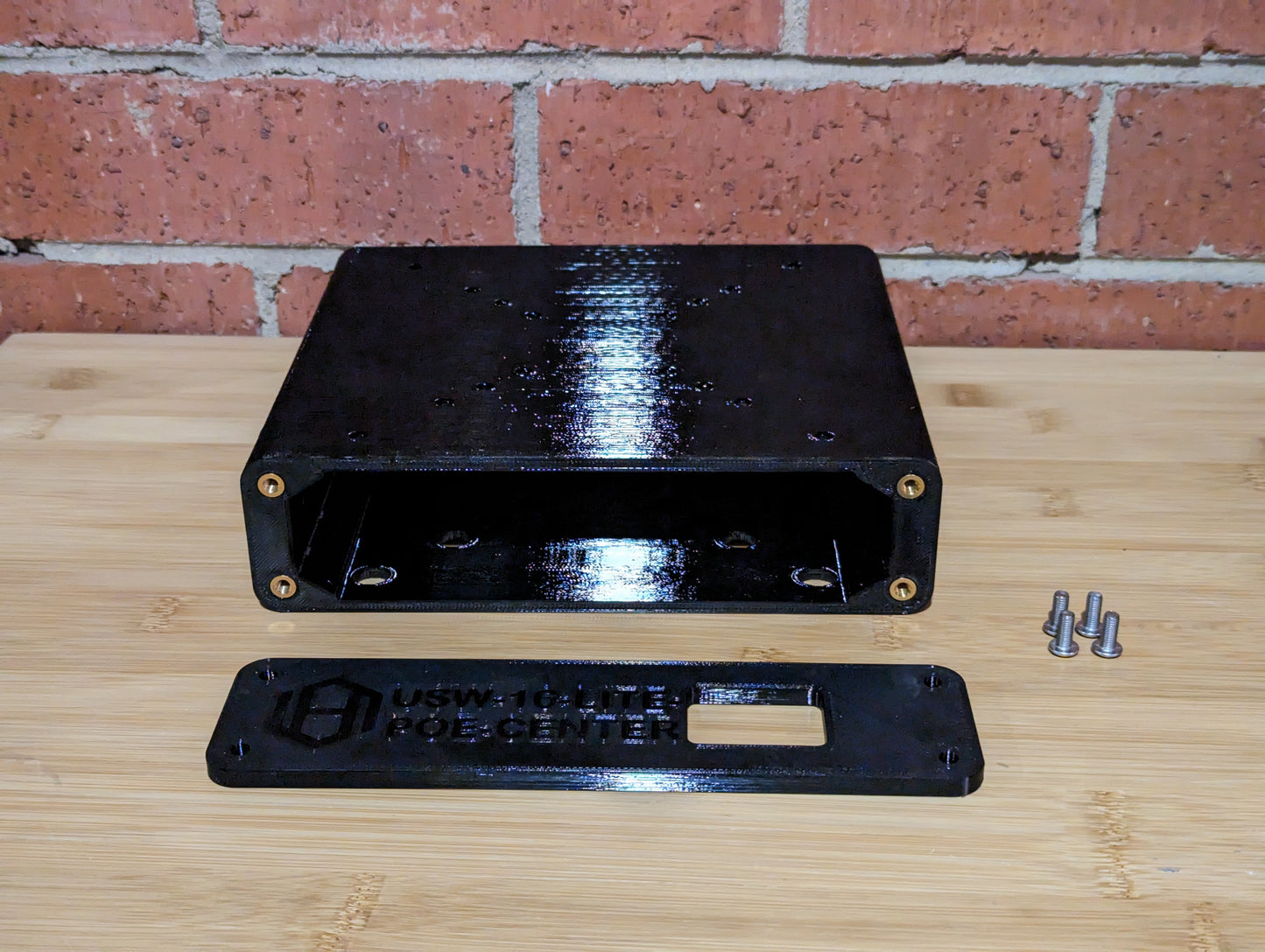 Ubiquiti Unifi Switch Lite 16 PoE Wall/Ceiling Mount