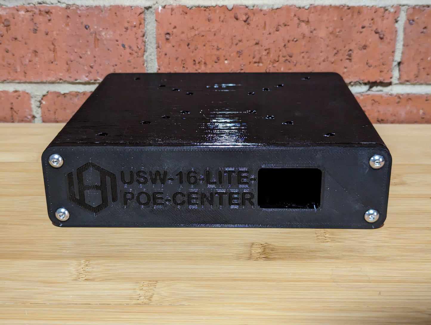 Ubiquiti Unifi Switch Lite 16 PoE Wall/Ceiling Mount