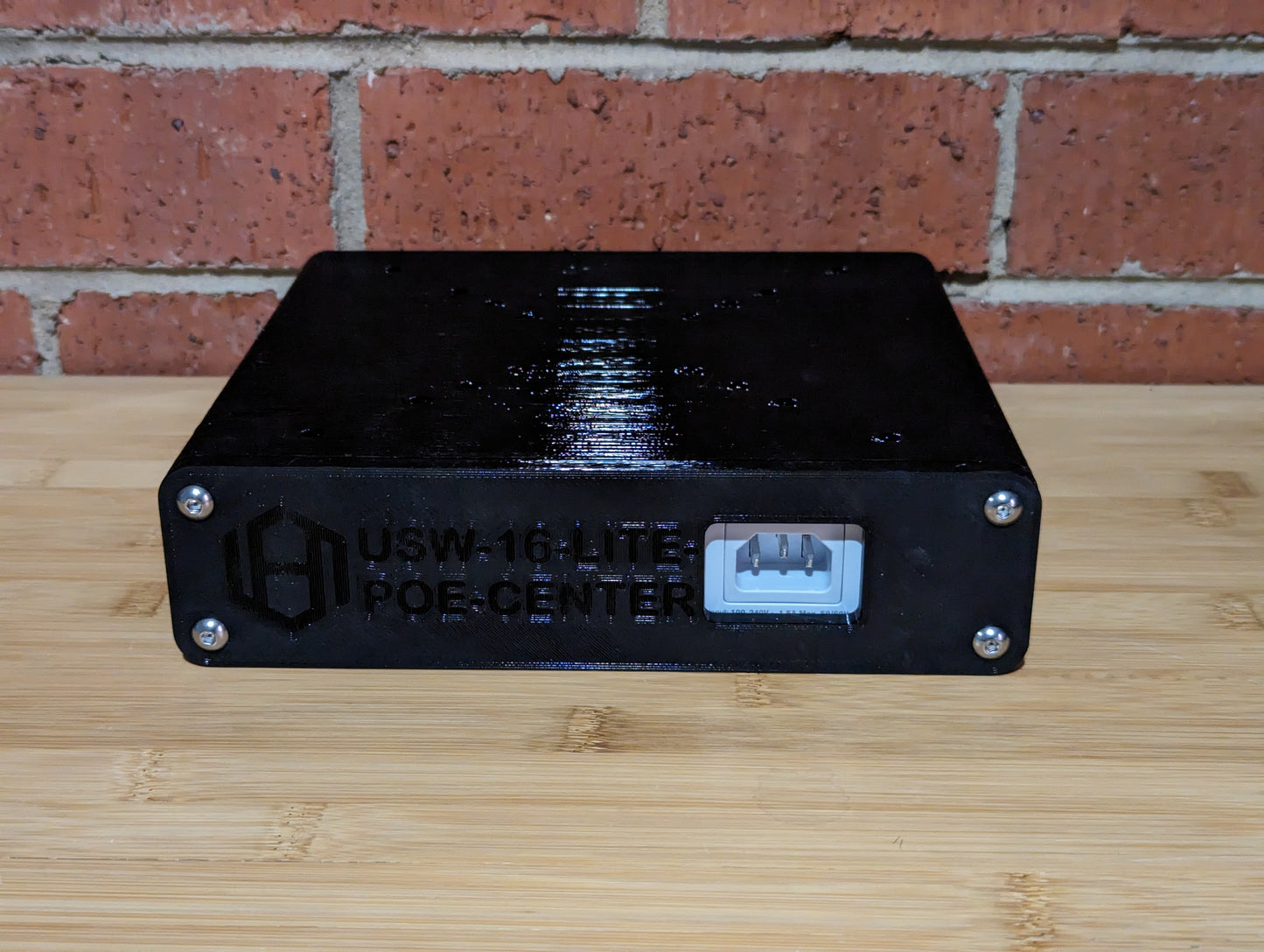 Ubiquiti Unifi Switch Lite 16 PoE Wall/Ceiling Mount