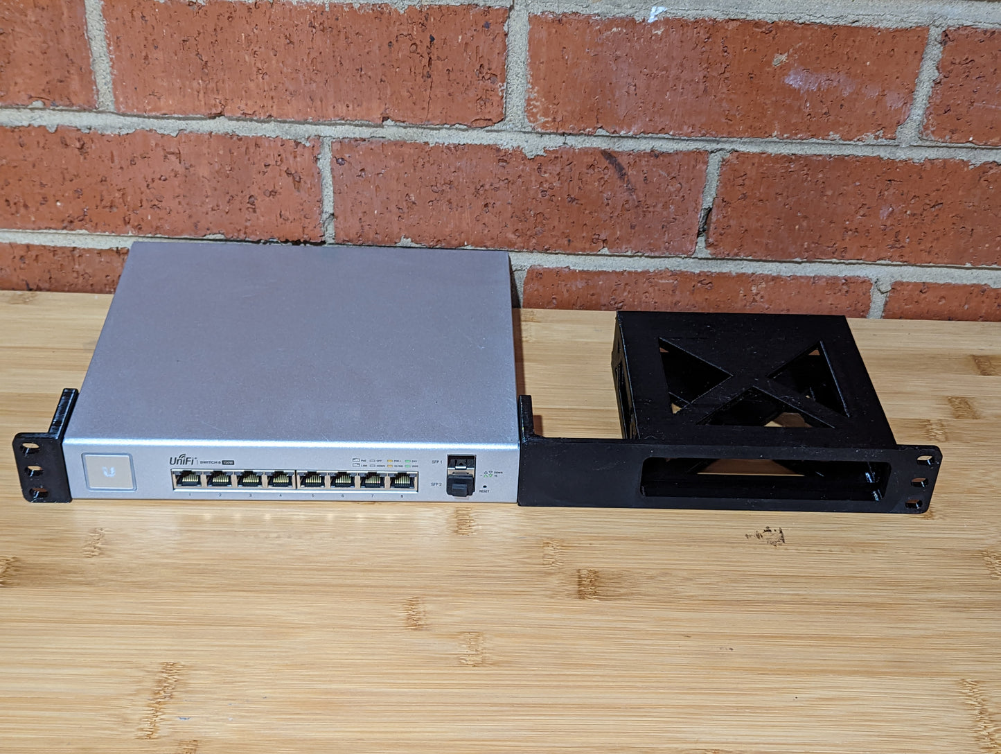 Rack mount for Unifi Switch 8 150W & Unifi Cloud Key Gen2 Plus